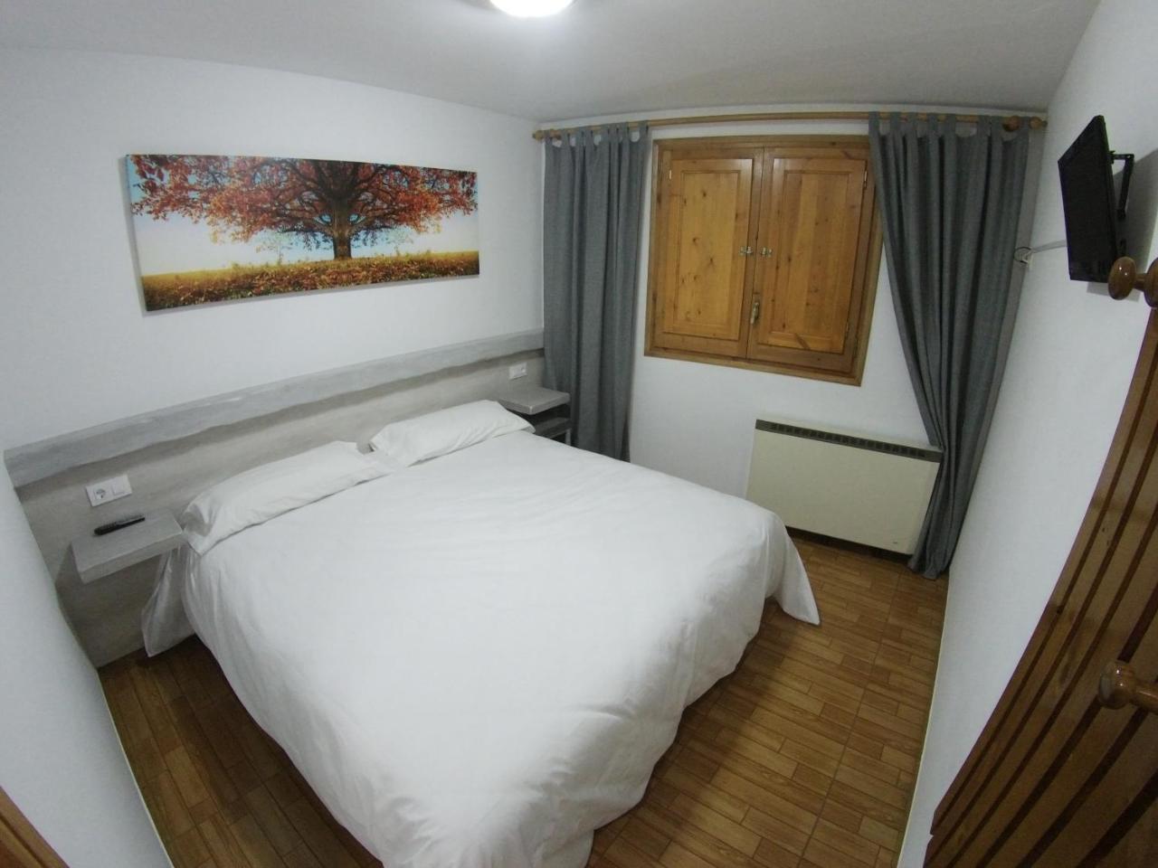 Hostal Casa Palmira Espot Esterno foto